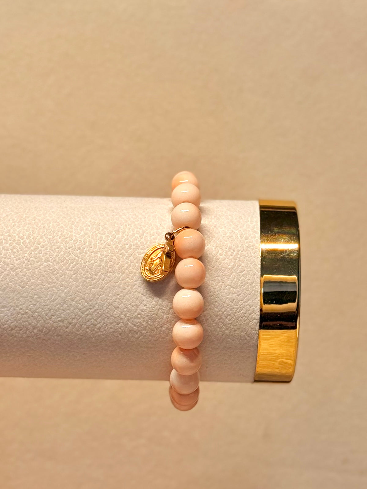 IMMACULATA — Kralenarmband Nude met Gouden Mariamedaille