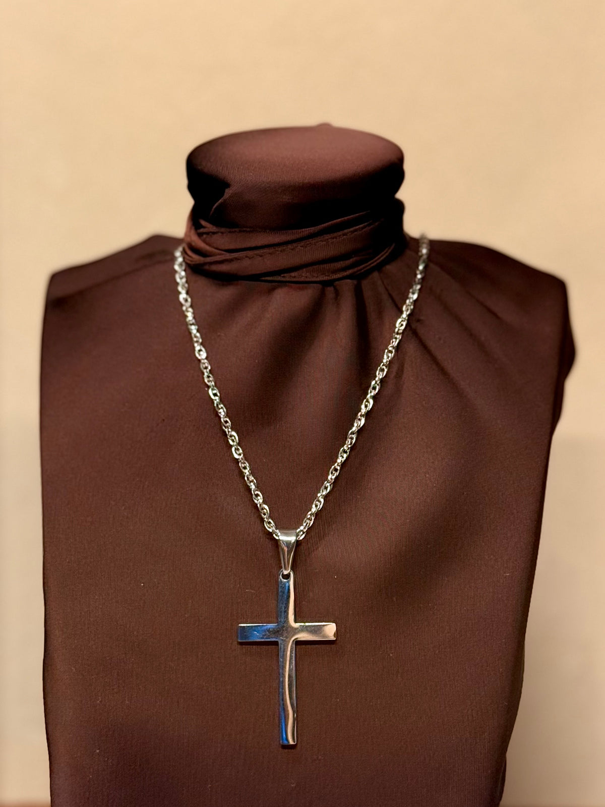 PAX — Zilveren Ketting met Klassiek Kruis