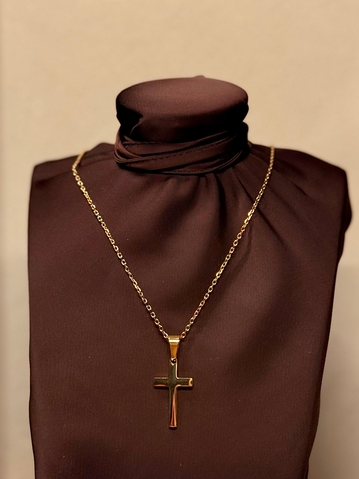 VERITAS — Gouden Ketting met Klassiek Kruis